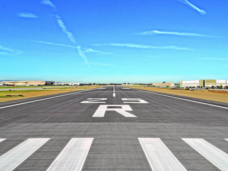 Runway 7L – 25R Renovations